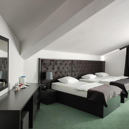 Hotel Bacchus Ливно Экстерьер фото