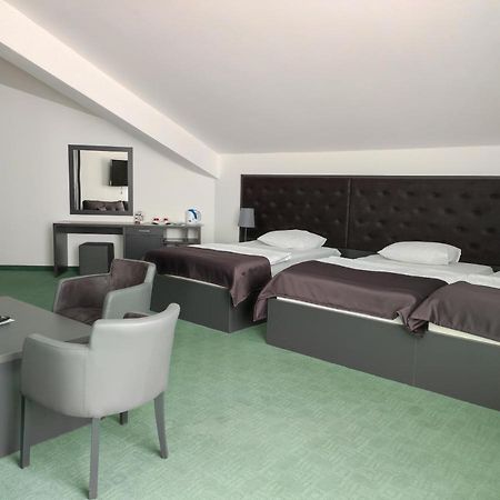 Hotel Bacchus Ливно Экстерьер фото