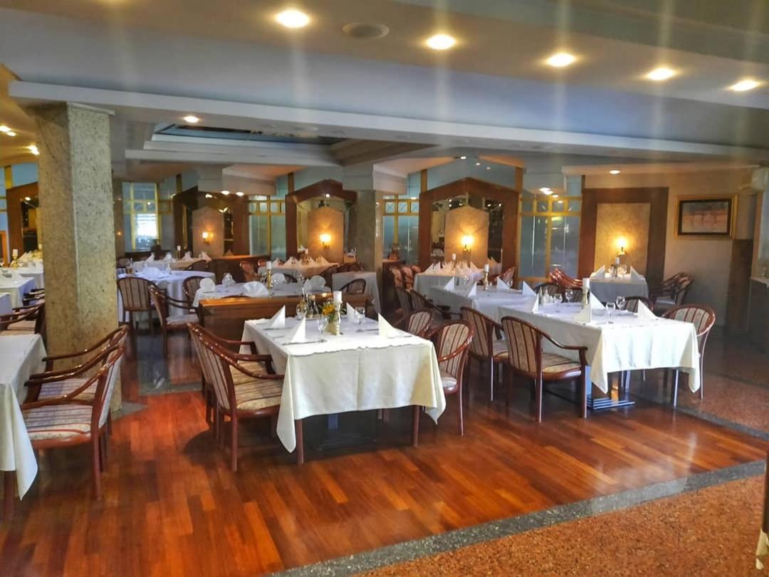 Hotel Bacchus Ливно Экстерьер фото