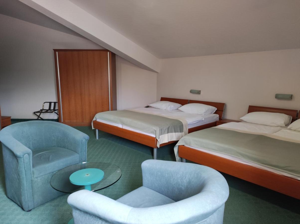 Hotel Bacchus Ливно Экстерьер фото